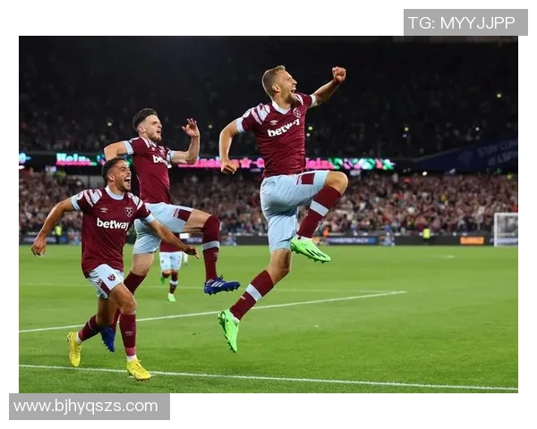 雨中英超足球明星的精彩瞬间与动人故事 雨中英超足球明星的精彩瞬间与动人故事