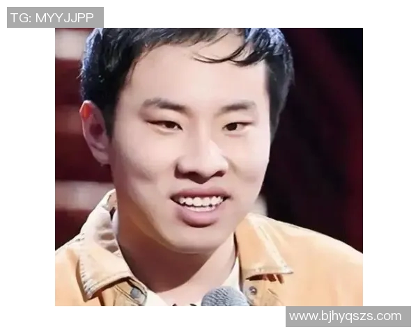 剃光头挑战赛足球明星模仿秀引发热潮与欢笑 剃光头挑战赛足球明星模仿秀引发热潮与欢笑