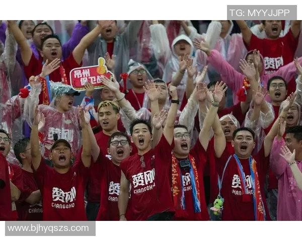 足球明星背后故事揭秘男星背后的奋斗与荣耀瞬间 足球明星背后故事揭秘男星背后的奋斗与荣耀瞬间