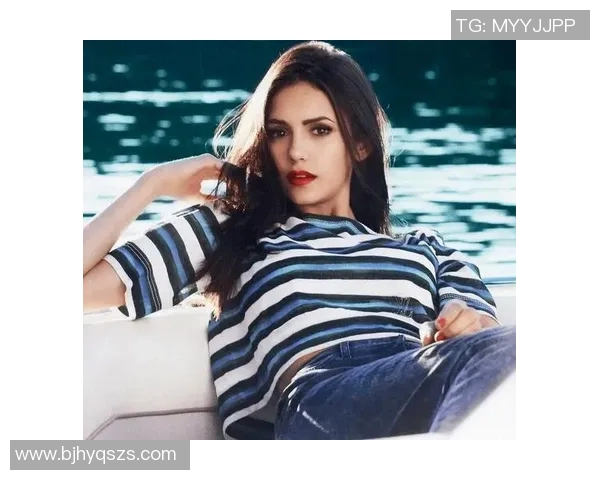 足球明星颜值与女孩魅力的完美结合探索时尚与运动的交汇点 足球明星颜值与女孩魅力的完美结合探索时尚与运动的交汇点